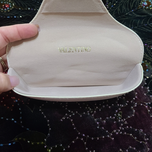 Valentino Sunglasses - Picture 11 of 11